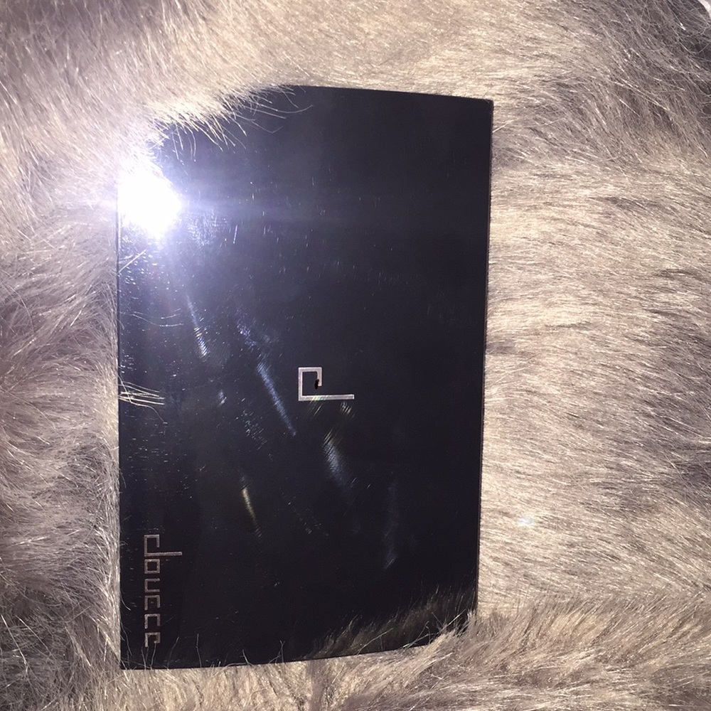 Brand new DOUCCE Freematic Eyeshadow Pro Palette